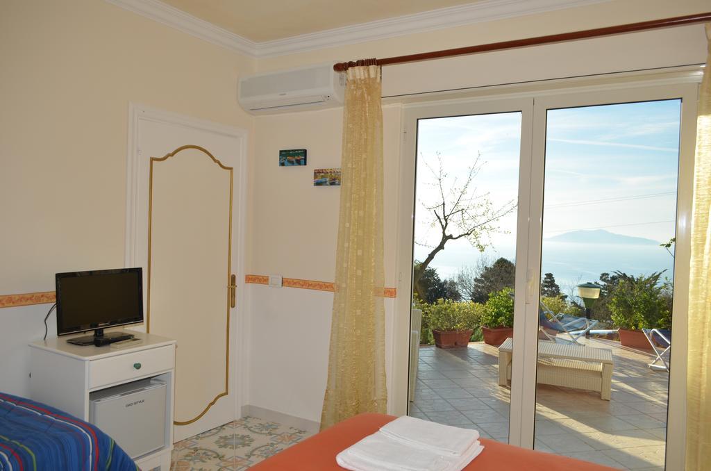 Bed & Breakfast Le Ginestre Di Capri Bb & House 2*