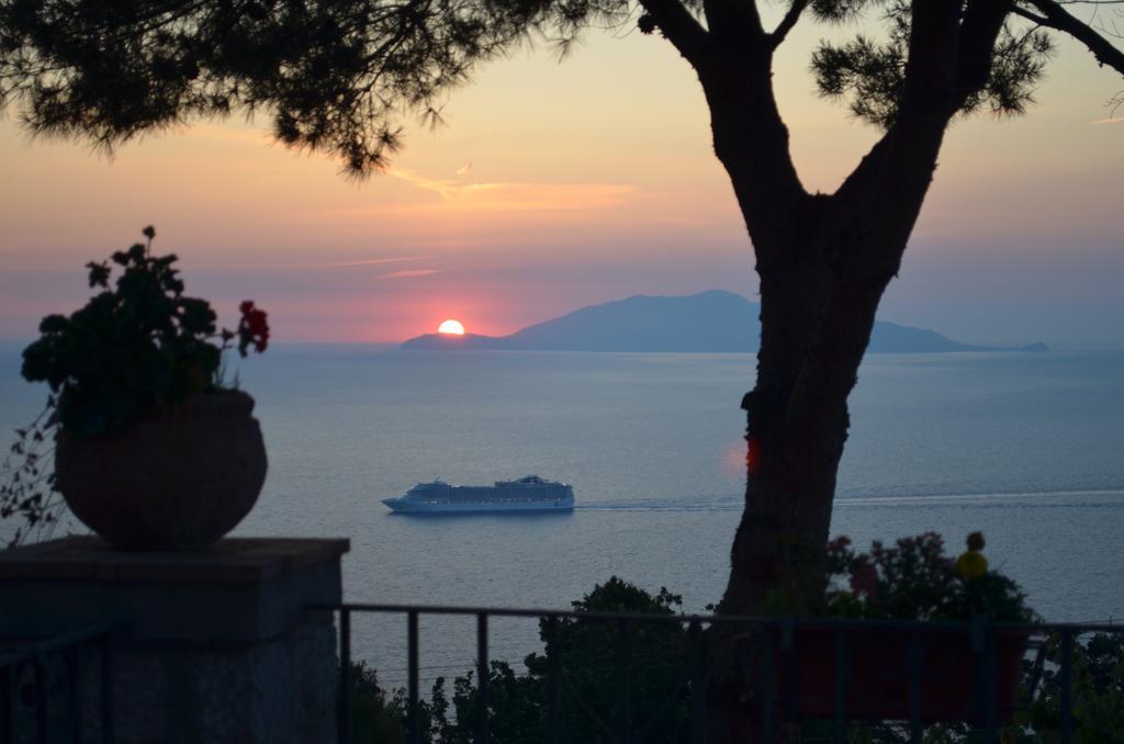 Bed & Breakfast Le Ginestre Di Capri Bb & House 2*