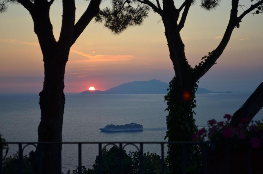 Le Ginestre Di Capri Bb & House Bed & Breakfast 2*