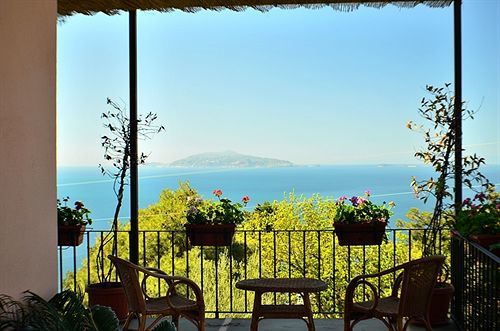 Bed & Breakfast Le Ginestre Di Capri Bb & House