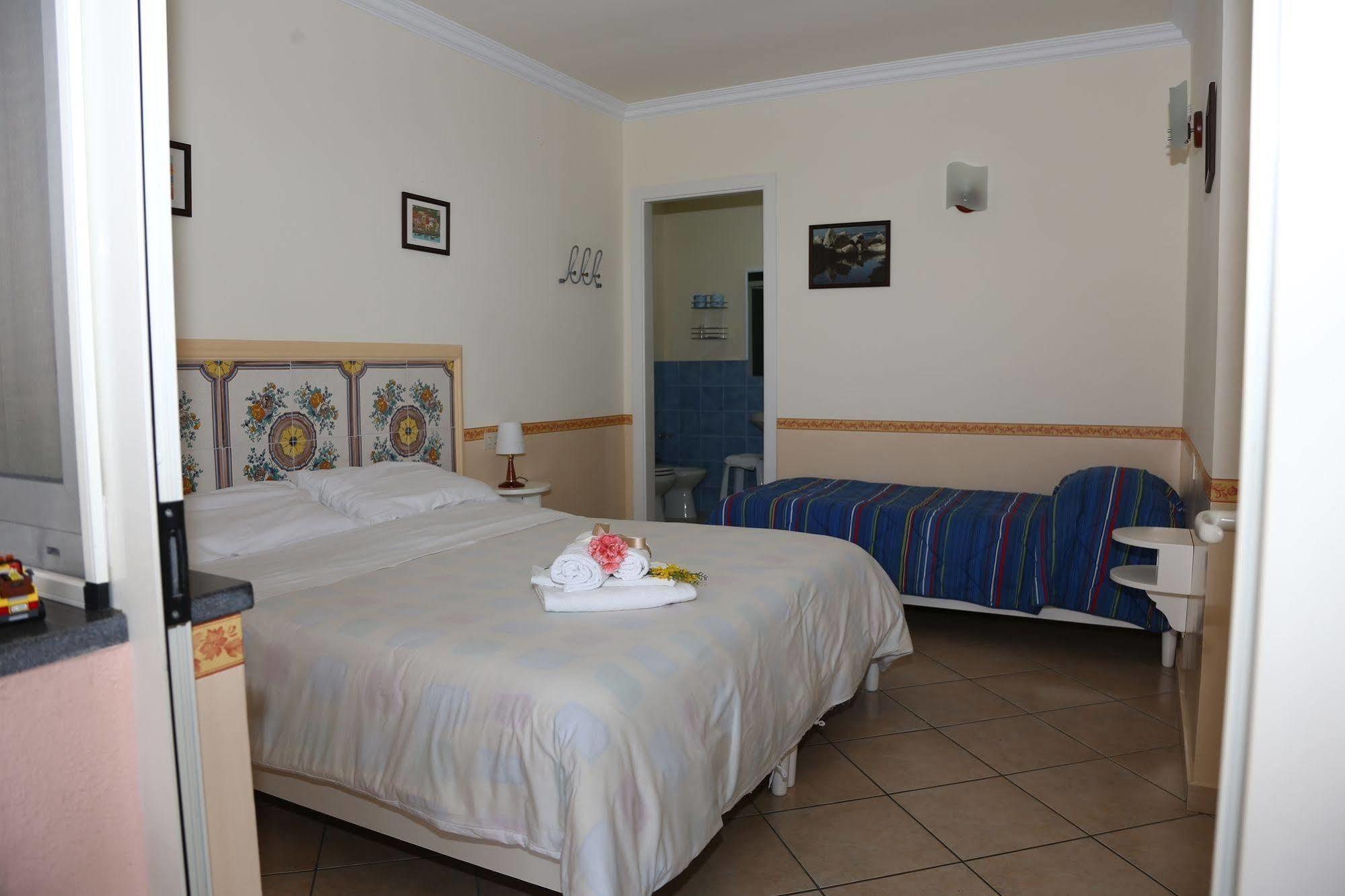 Le Ginestre Di Capri Bb & House Bed & Breakfast 2*